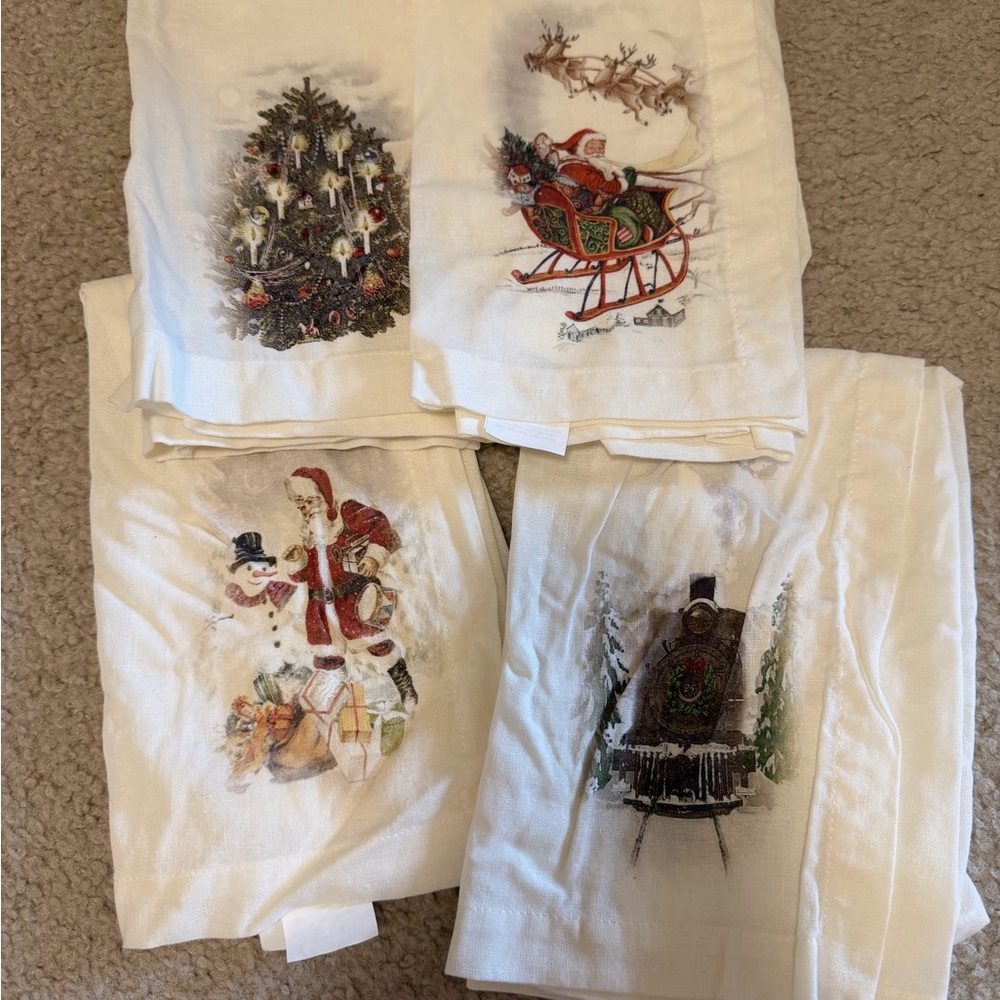 Pottery Barn Nostalgic Santa Winter Forest Napkins (set of 4)